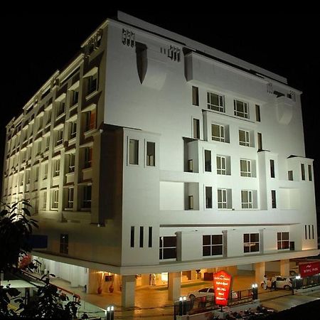 Royal Park Kakinada Hotel Luaran gambar
