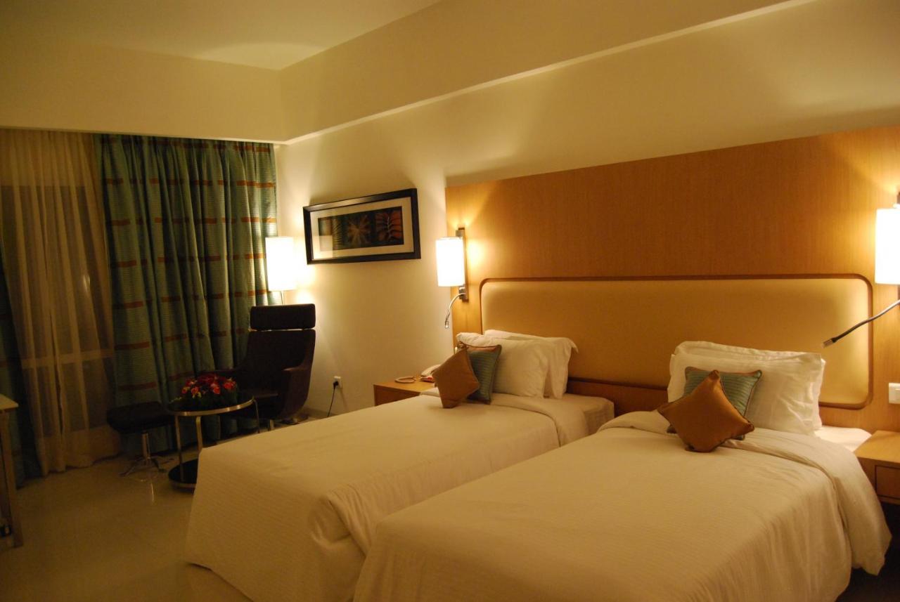 Royal Park Kakinada Hotel Luaran gambar