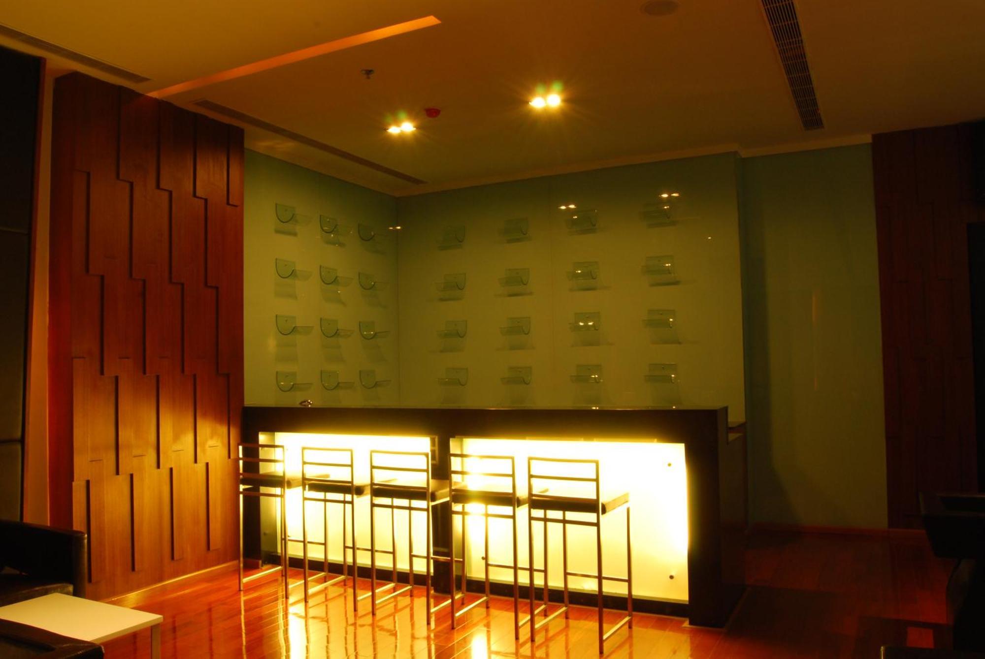 Royal Park Kakinada Hotel Luaran gambar