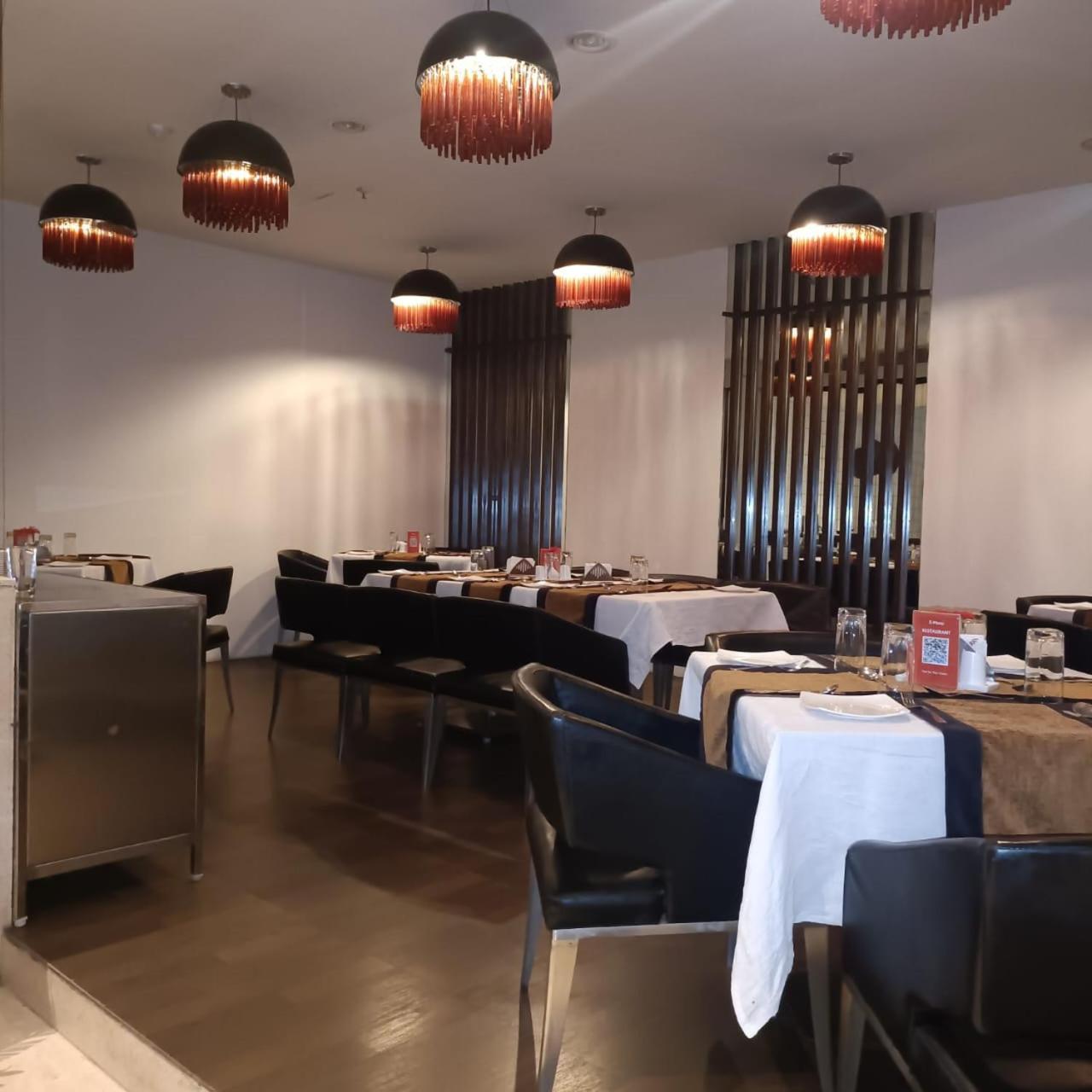 Royal Park Kakinada Hotel Luaran gambar