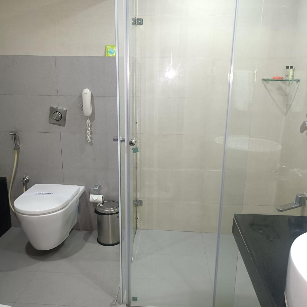 Royal Park Kakinada Hotel Luaran gambar