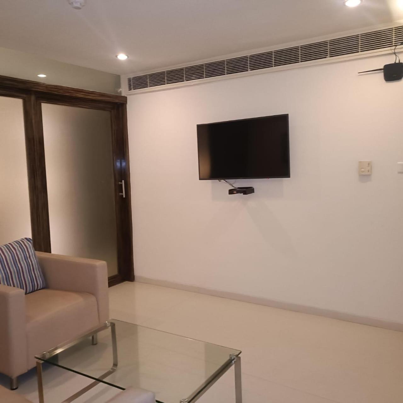 Royal Park Kakinada Hotel Luaran gambar