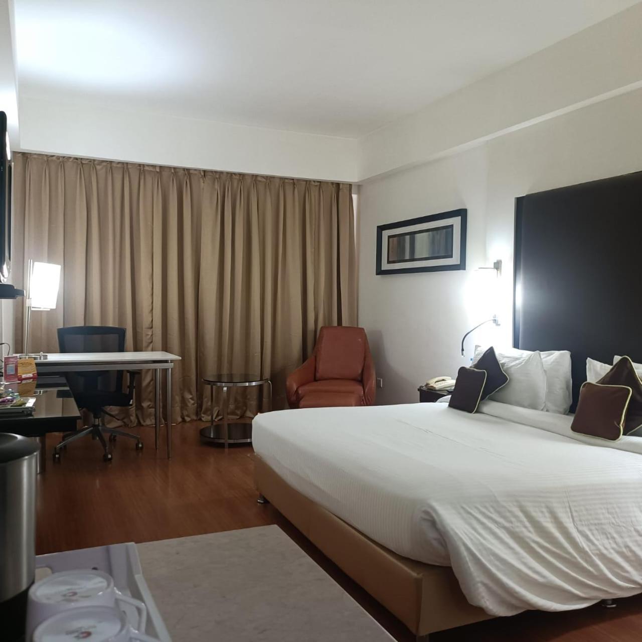 Royal Park Kakinada Hotel Luaran gambar