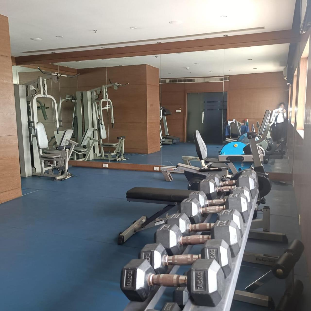 Royal Park Kakinada Hotel Luaran gambar