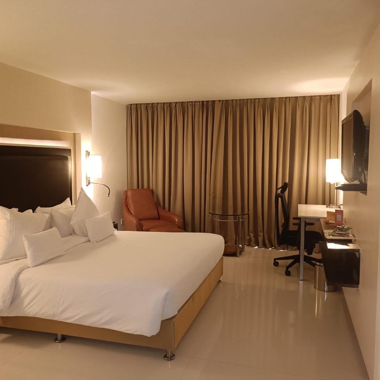 Royal Park Kakinada Hotel Luaran gambar
