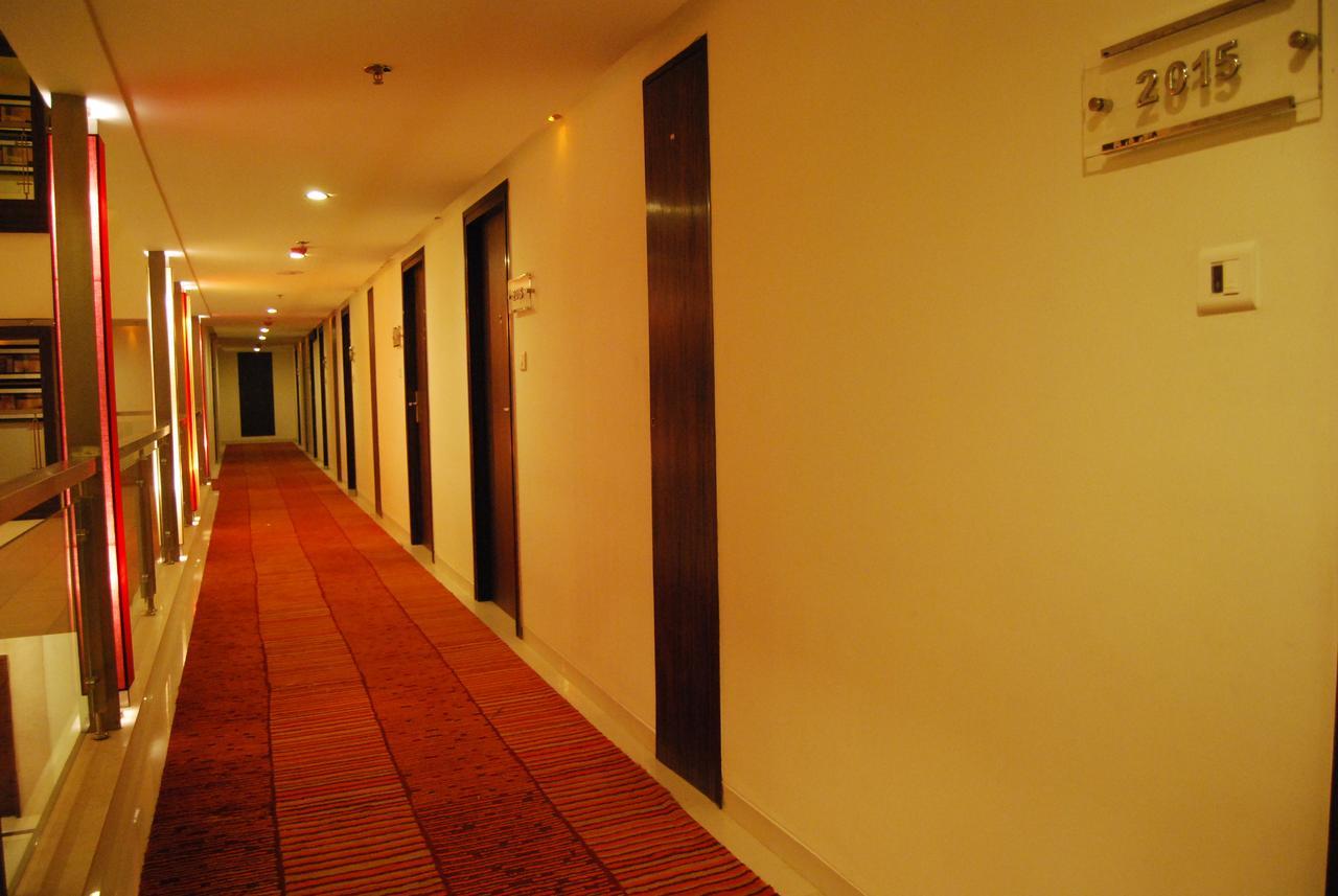 Royal Park Kakinada Hotel Luaran gambar